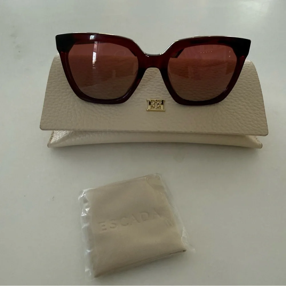Escada Women’s Sunglasses NEW! SESE57 Polarized Rose Gradient Lenses